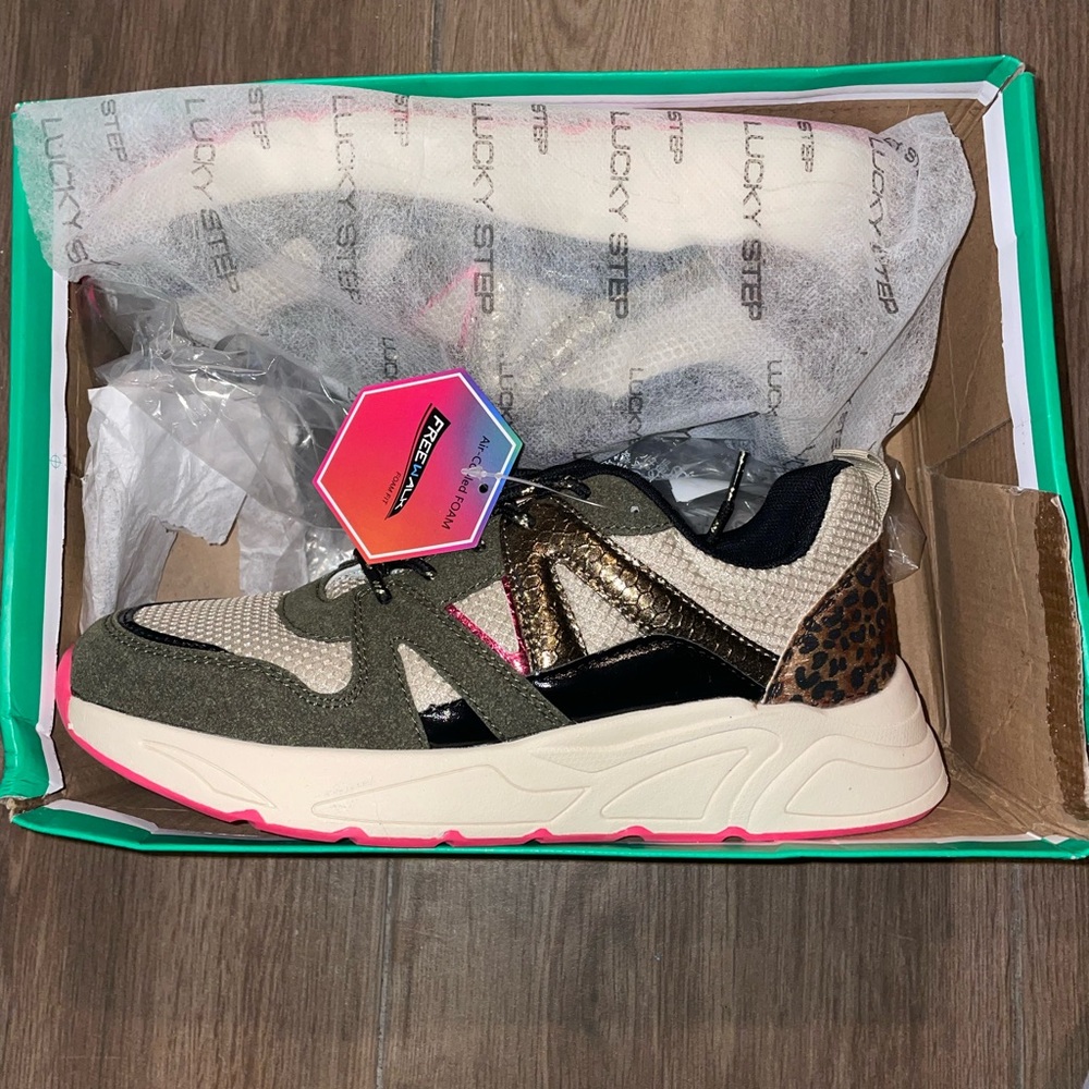 Lucky Step Women's Stylish Sneakers - Black, Cream, and Pink